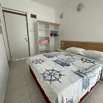 Status Hotel