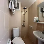 Status 2* Φετιγιέ