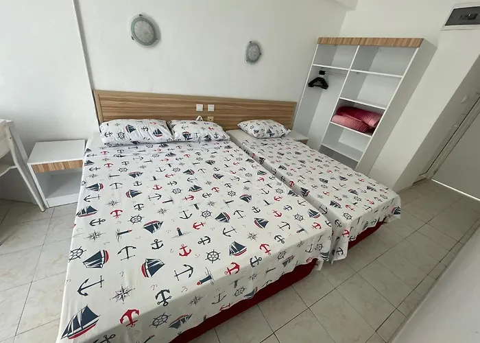 Ξενοδοχείο Status 2*