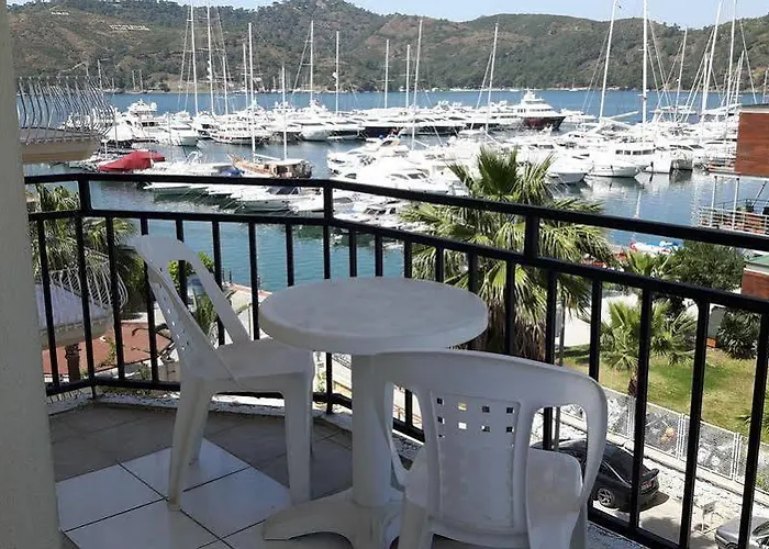 Ξενοδοχείο Status