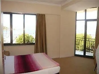 Ξενοδοχείο Status